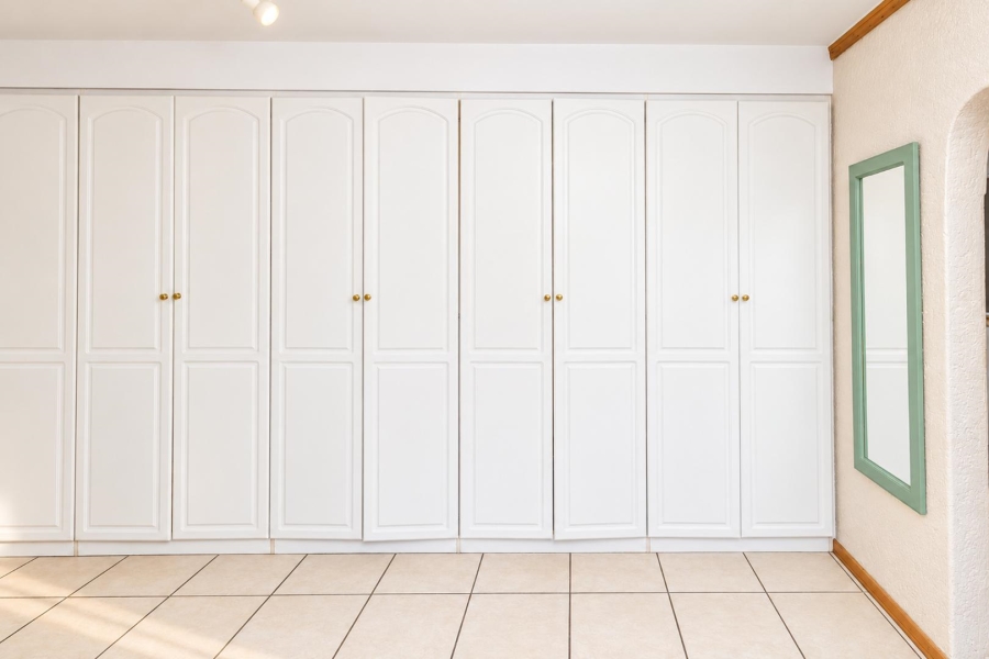 5 Bedroom Property for Sale in Schoemansville North West